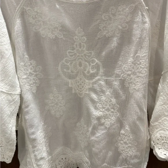 Democracy Elegant White Lace trim Women's Top - Picture 2 of 8